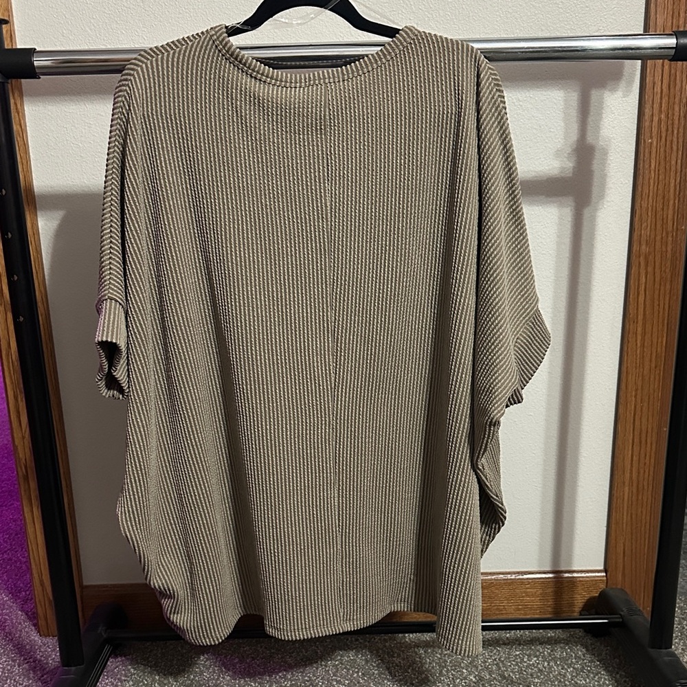 Oversized Ribbed Knit Top - Picture 3 of 3